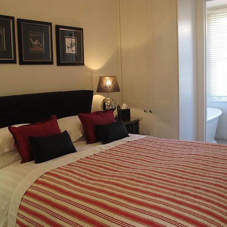 Andre'S Mews Aparthotel เมลเบิร์น ภายนอก รูปภาพ