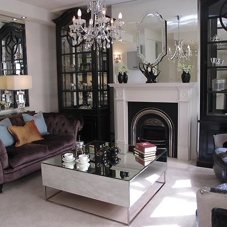 Andre'S Mews Aparthotel เมลเบิร์น ภายนอก รูปภาพ