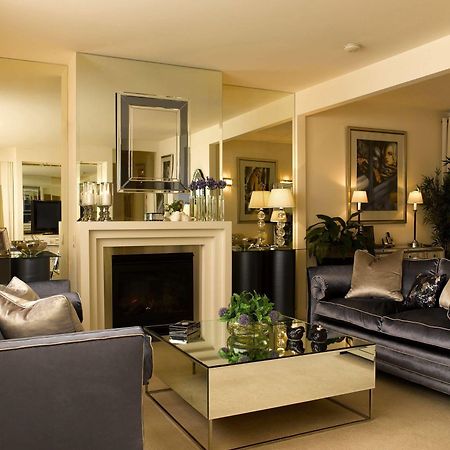 Andre'S Mews Aparthotel เมลเบิร์น ภายนอก รูปภาพ
