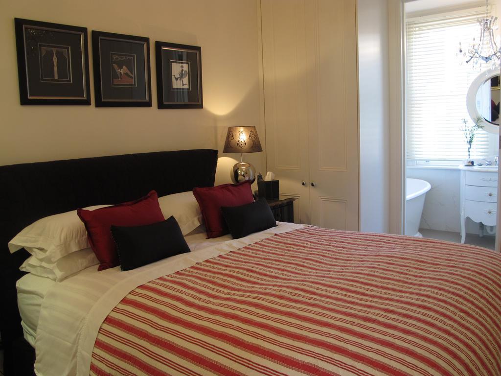 Andre'S Mews Aparthotel เมลเบิร์น ภายนอก รูปภาพ