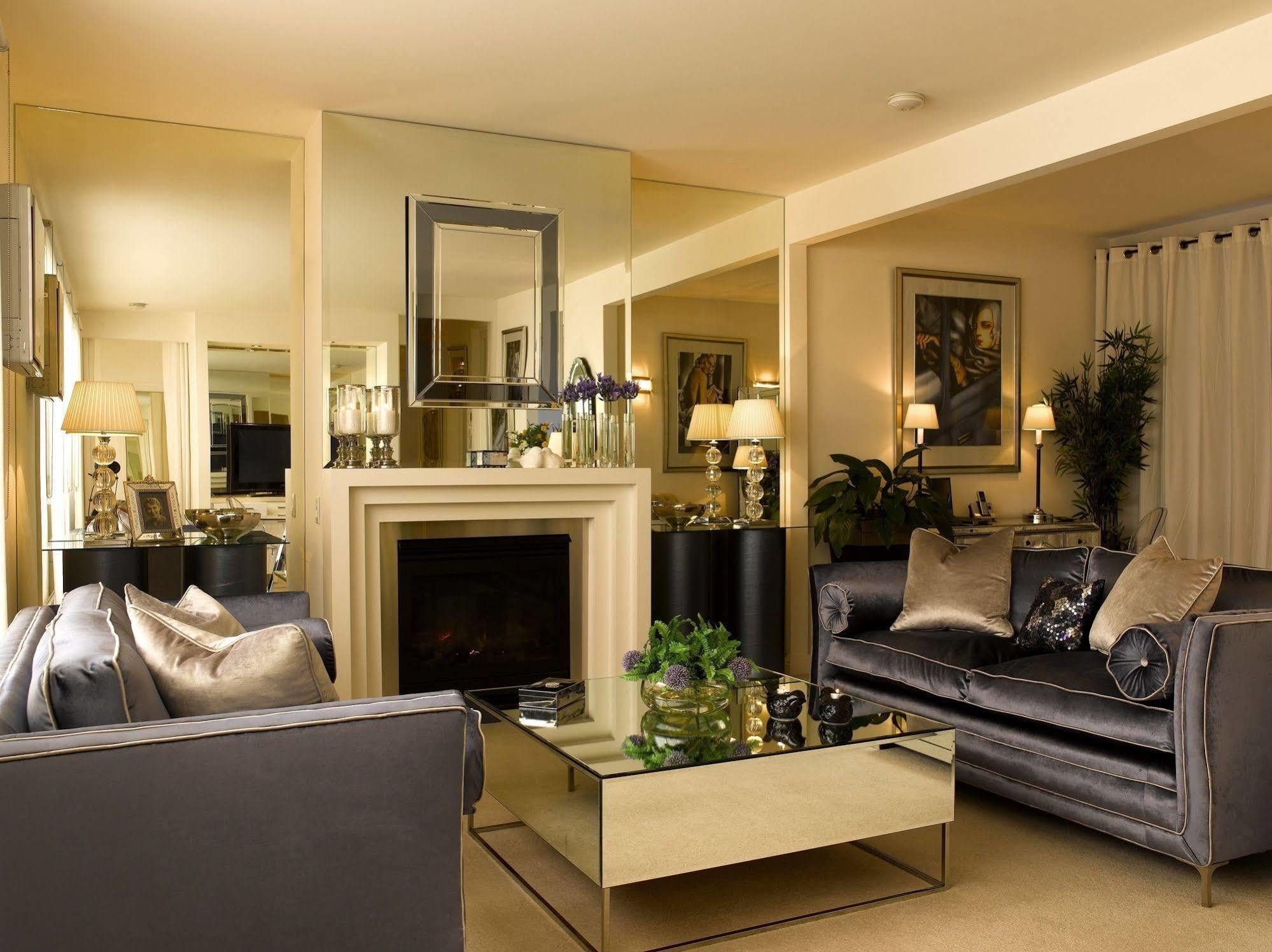 Andre'S Mews Aparthotel เมลเบิร์น ภายนอก รูปภาพ