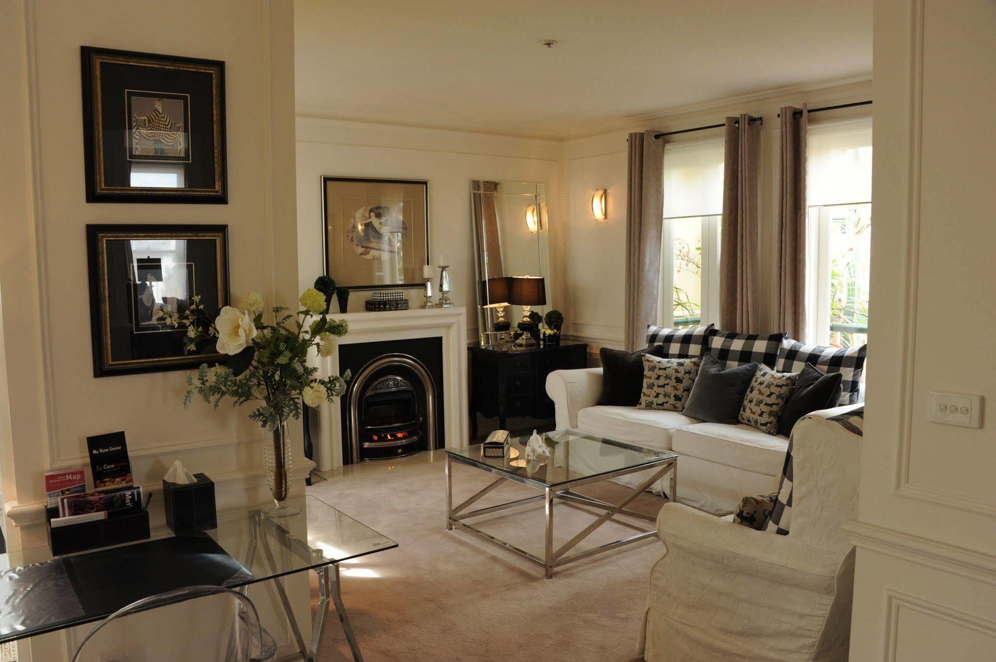 Andre'S Mews Aparthotel เมลเบิร์น ภายนอก รูปภาพ